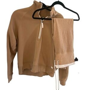 Vuori joggers and 1/2 zip pullover set Size M